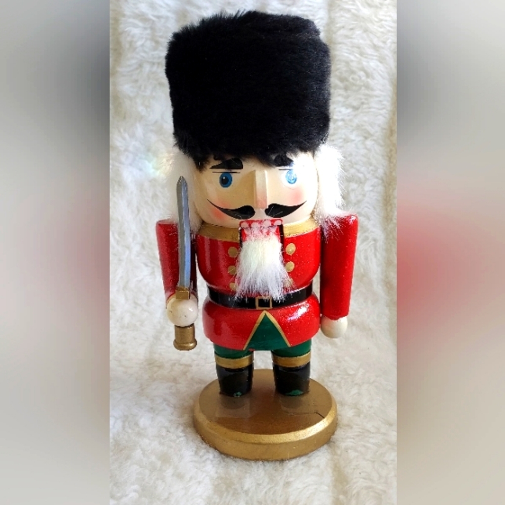 Vintage Nut cracker soldier guard 9 inch tall